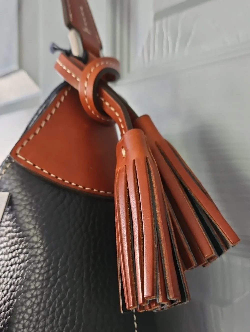 Dooney & Bourke classic dooney